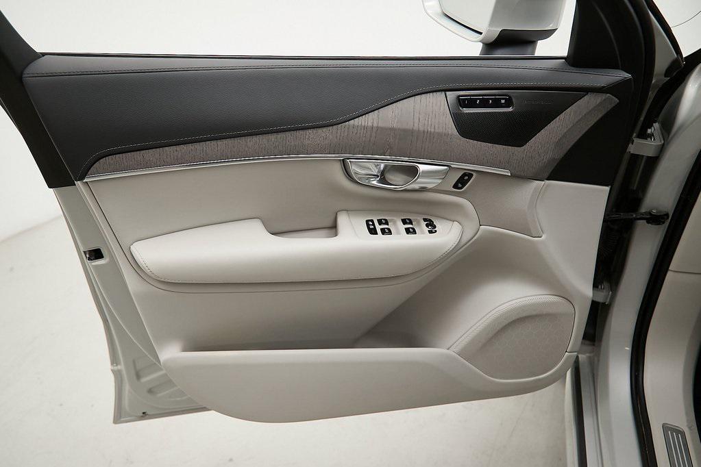 used 2022 Volvo XC90 car, priced at $36,995