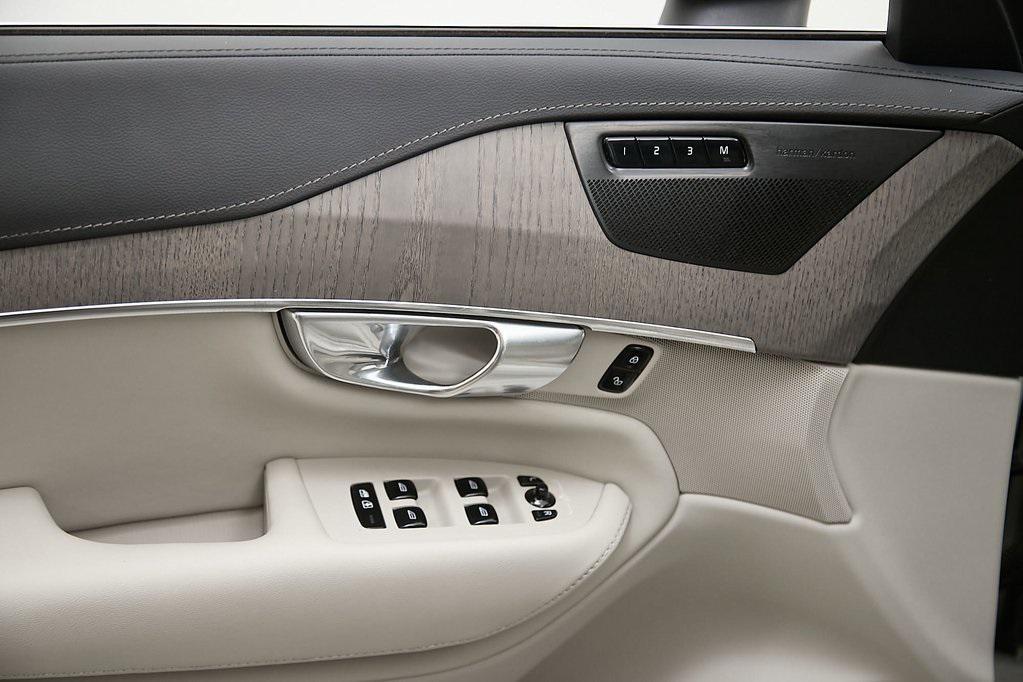used 2022 Volvo XC90 car, priced at $36,995