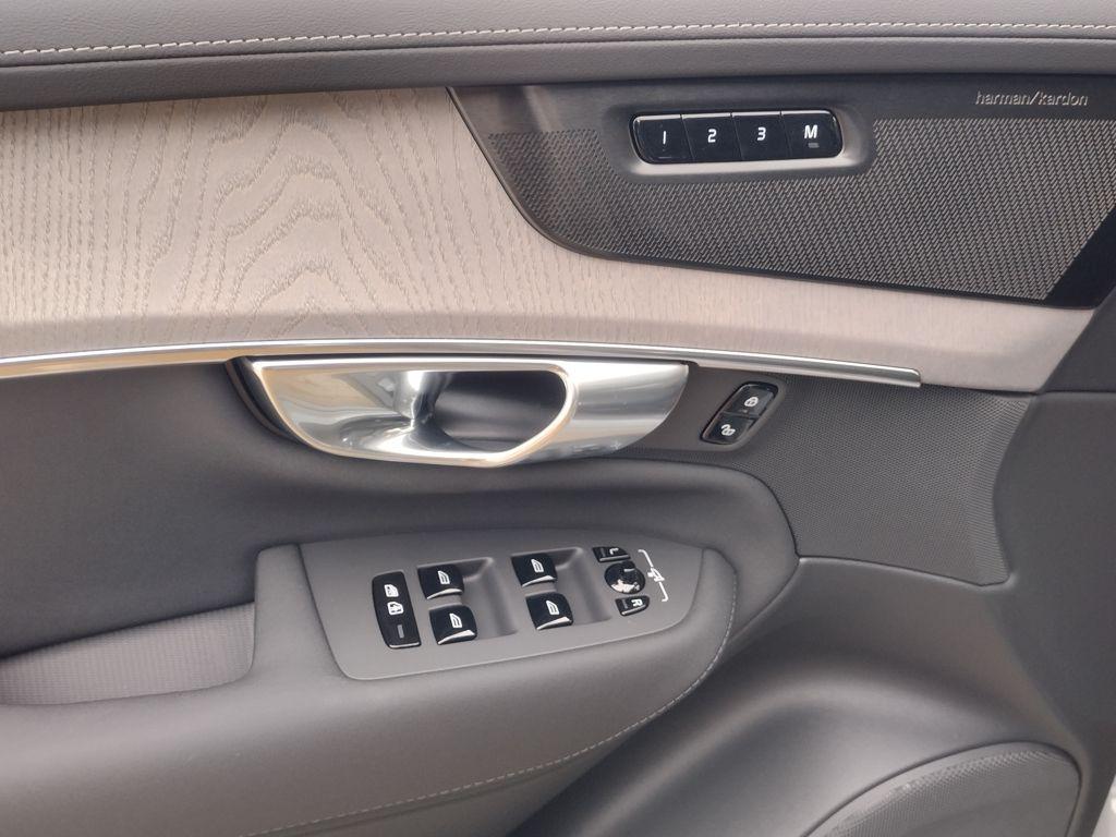 new 2026 Volvo XC90 car, priced at $73,105