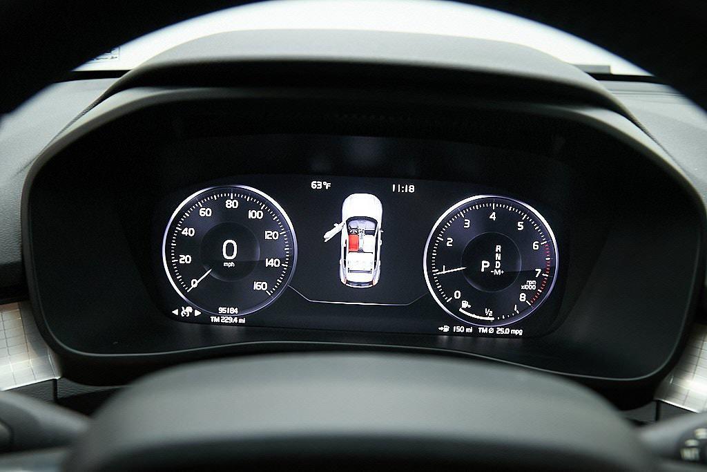 used 2019 Volvo XC40 car, priced at $15,995