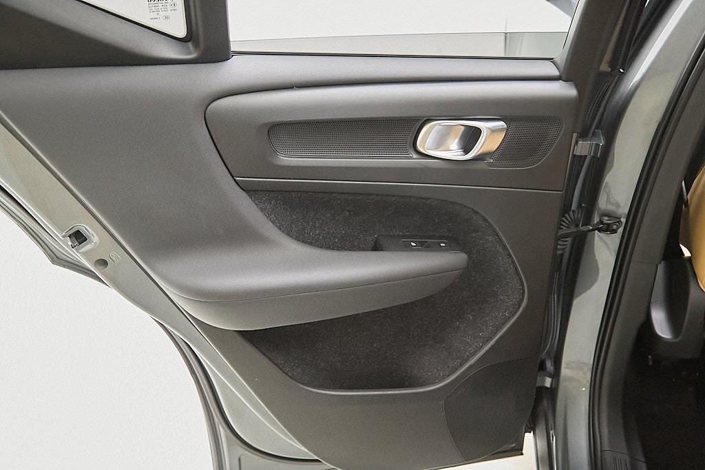 used 2019 Volvo XC40 car, priced at $15,995