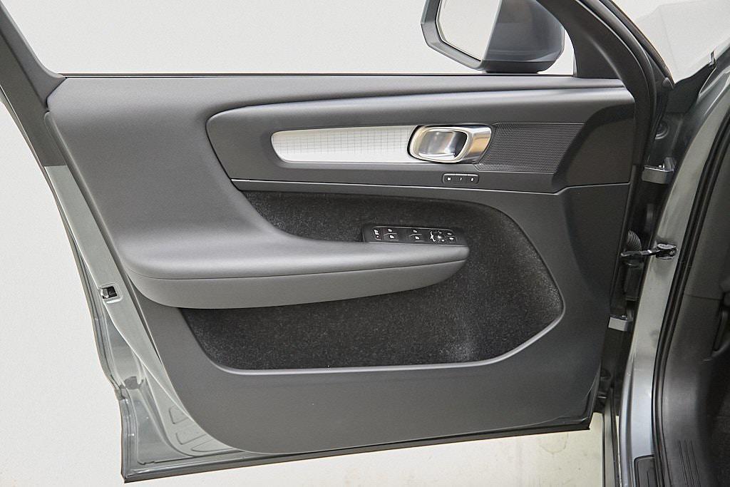 used 2019 Volvo XC40 car, priced at $15,995