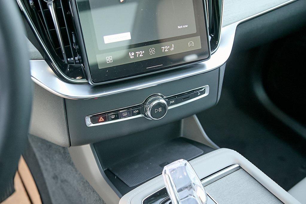 new 2026 Volvo XC90 Plug-In Hybrid car, priced at $79,875