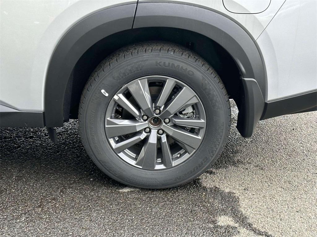 new 2025 Nissan Pathfinder car, priced at $45,775