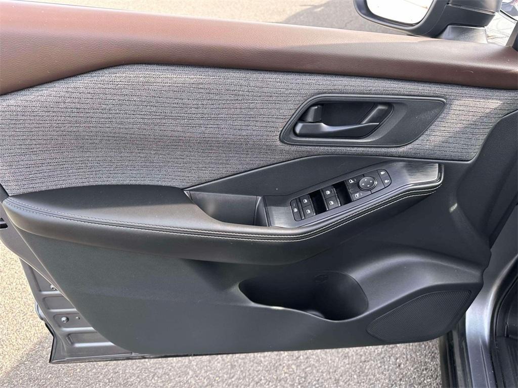 used 2021 Nissan Rogue car, priced at $18,392