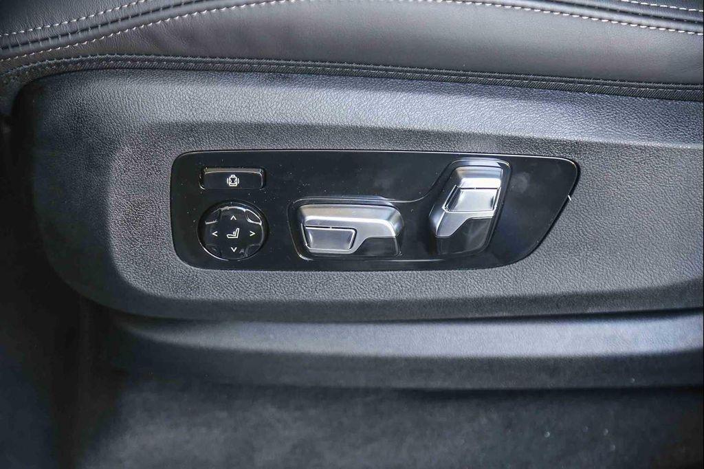 new 2026 BMW ALPINA XB7 car, priced at $167,475