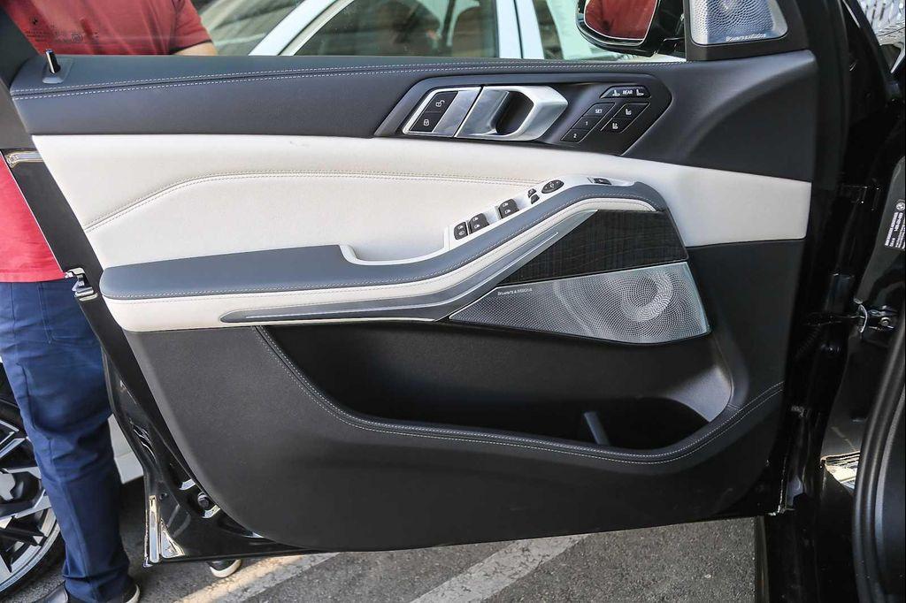 new 2026 BMW ALPINA XB7 car, priced at $163,475