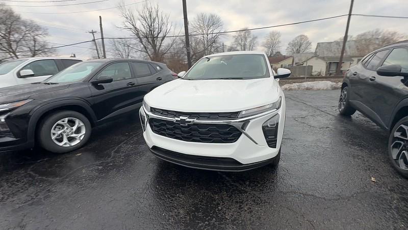 new 2026 Chevrolet Trax car, priced at $25,125