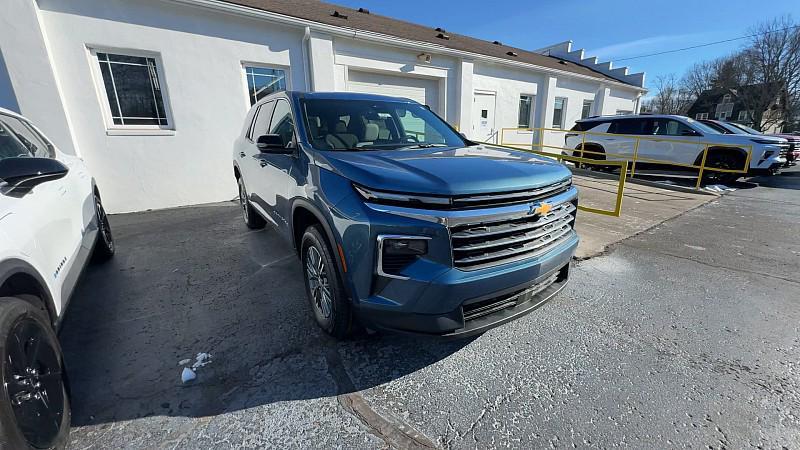 new 2026 Chevrolet Traverse car, priced at $45,120