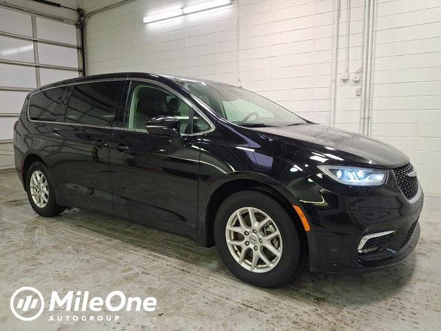 used 2024 Chrysler Pacifica car, priced at $29,100