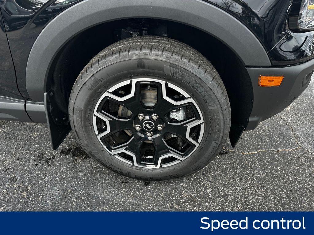 new 2025 Ford Bronco Sport car, priced at $32,195