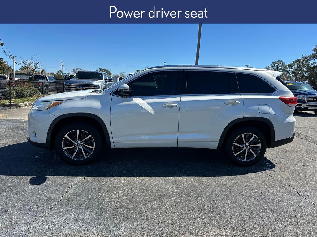 used 2017 Toyota Highlander car, priced at $16,981