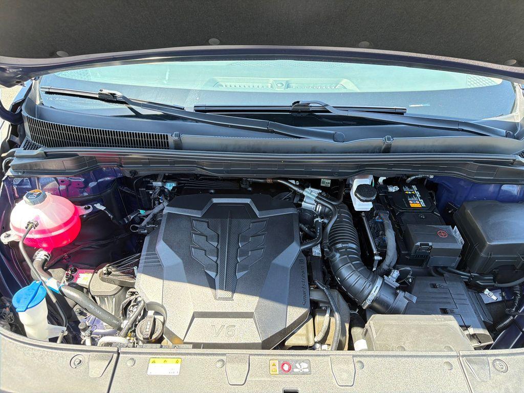 used 2025 Kia Carnival car, priced at $34,019