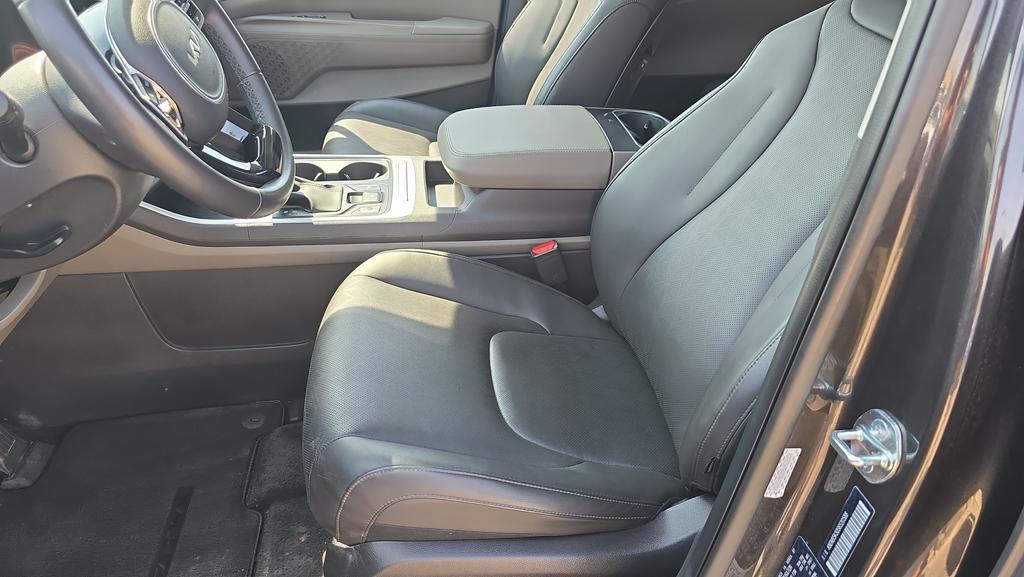 used 2025 Kia Carnival car, priced at $31,833