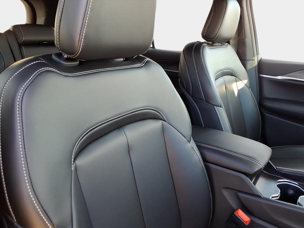 new 2025 Jeep Grand Cherokee car, priced at $38,156