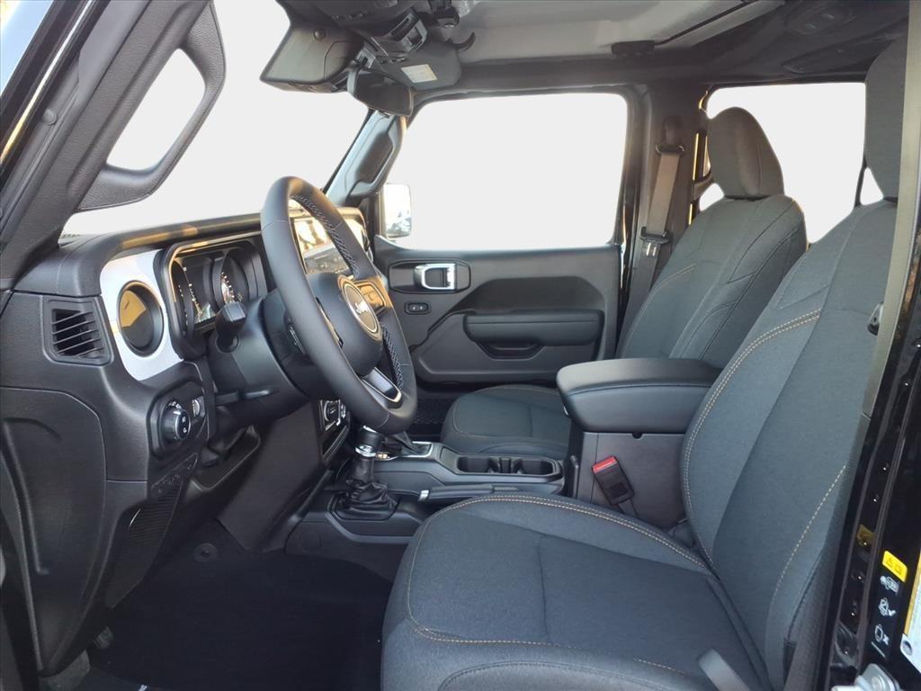 new 2025 Jeep Gladiator car, priced at $39,906