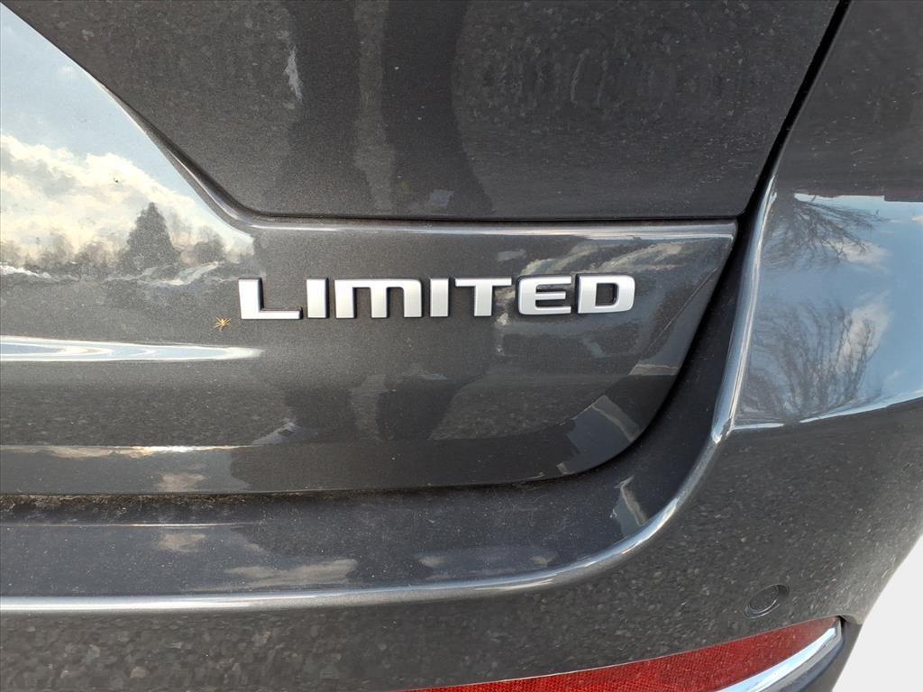 new 2025 Jeep Grand Cherokee car, priced at $37,107