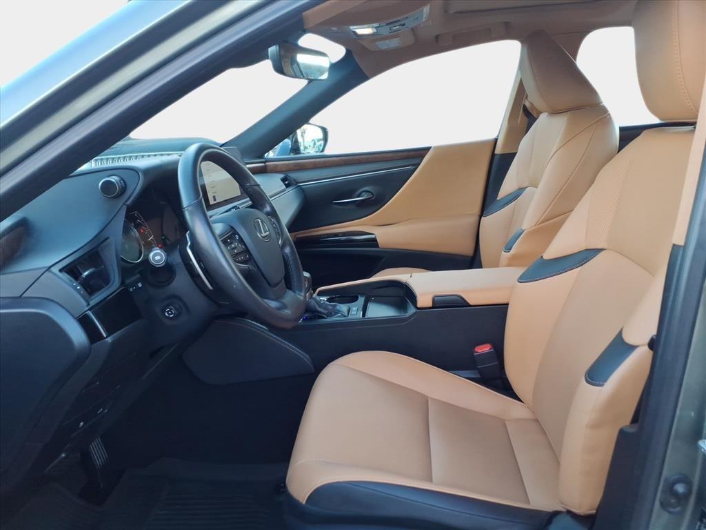 used 2024 Lexus ES 300h car, priced at $40,300