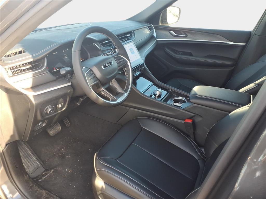 new 2025 Jeep Grand Cherokee car, priced at $39,751