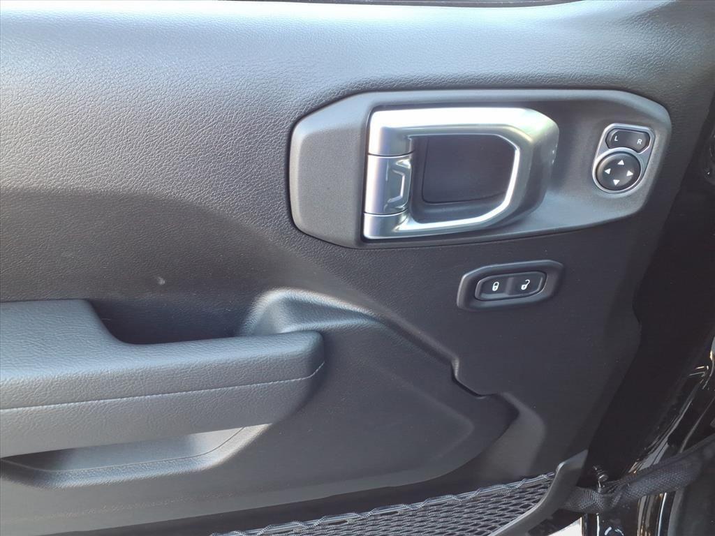 new 2026 Jeep Wrangler car, priced at $42,289