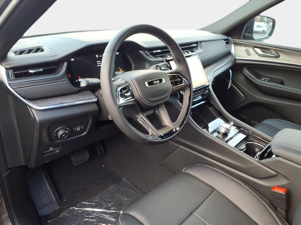 new 2025 Jeep Grand Cherokee car, priced at $55,073