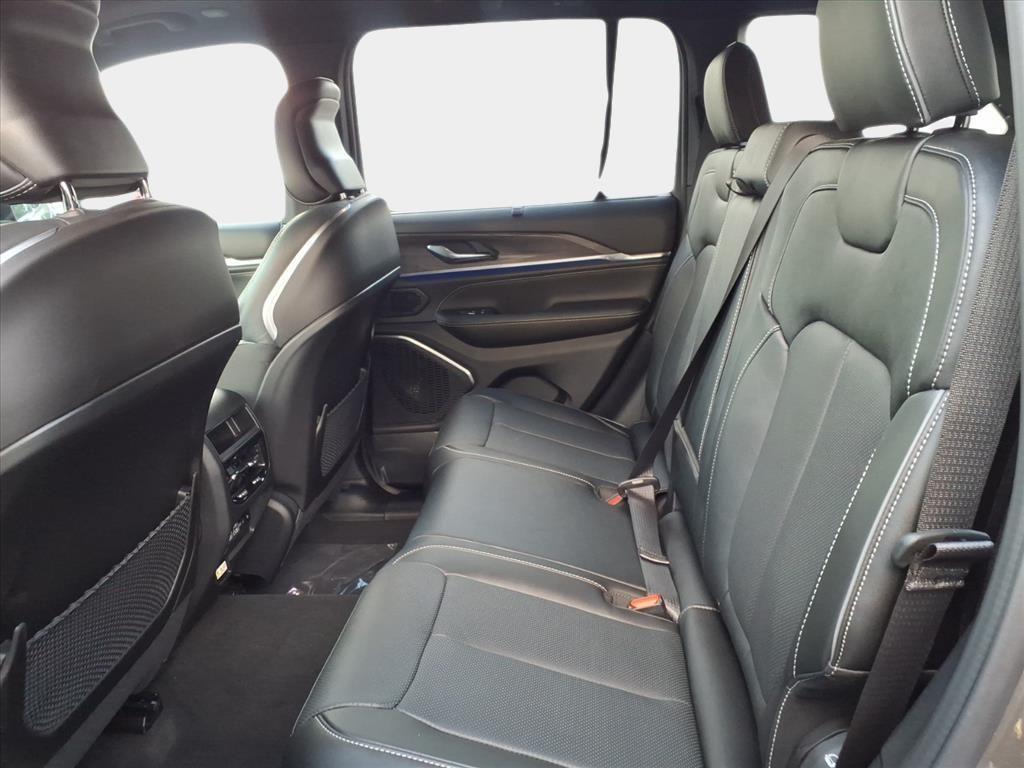 new 2025 Jeep Grand Cherokee car, priced at $55,073