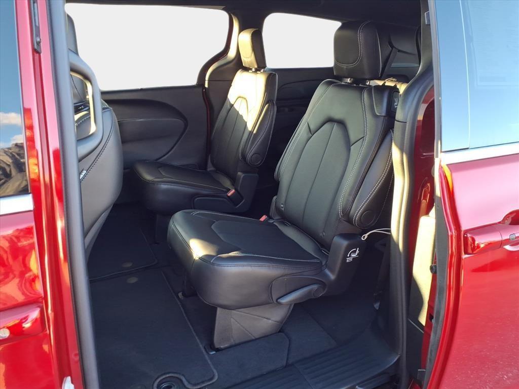 new 2026 Chrysler Pacifica car, priced at $36,803