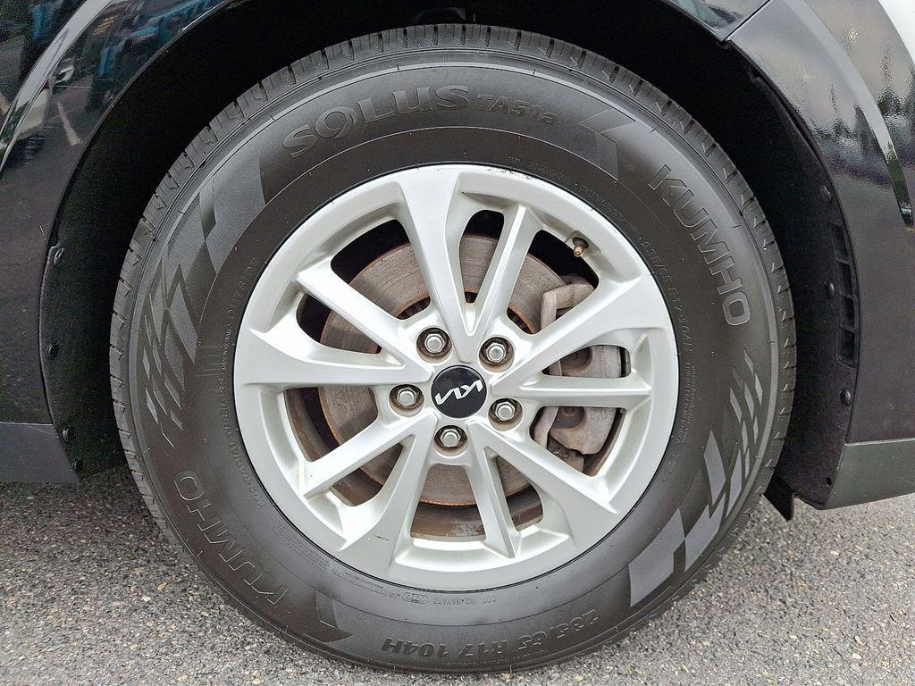 used 2024 Kia Carnival car, priced at $31,199