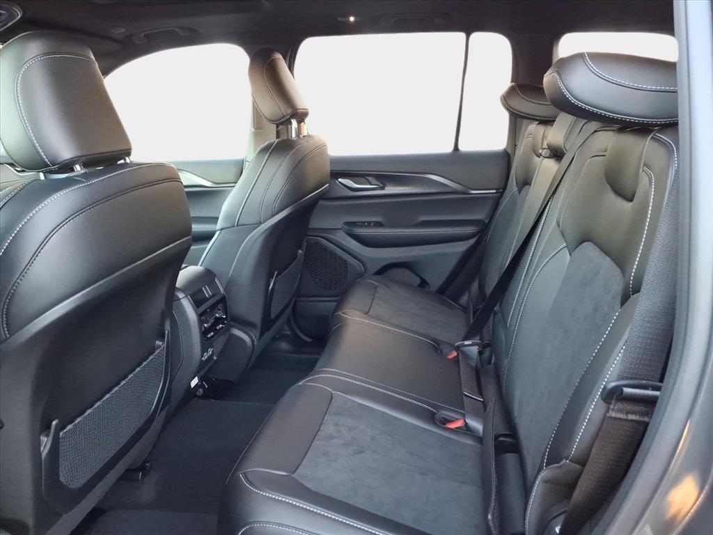 new 2025 Jeep Grand Cherokee car, priced at $39,135