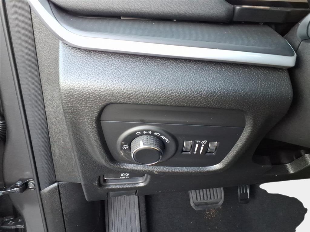 new 2025 Jeep Grand Cherokee car, priced at $39,135