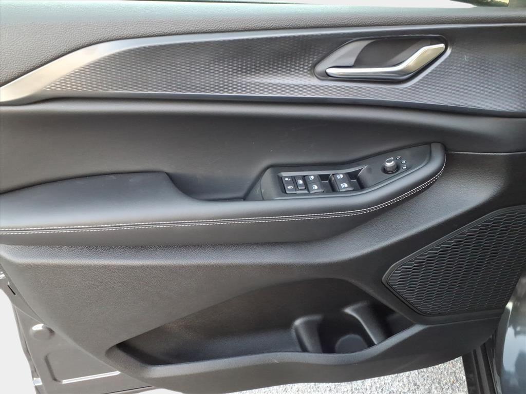 new 2025 Jeep Grand Cherokee car, priced at $39,135