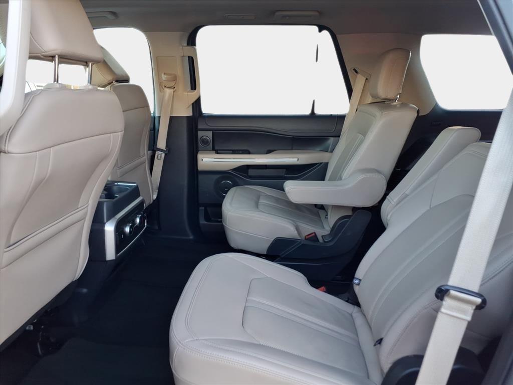 used 2024 Ford Expedition car, priced at $39,000