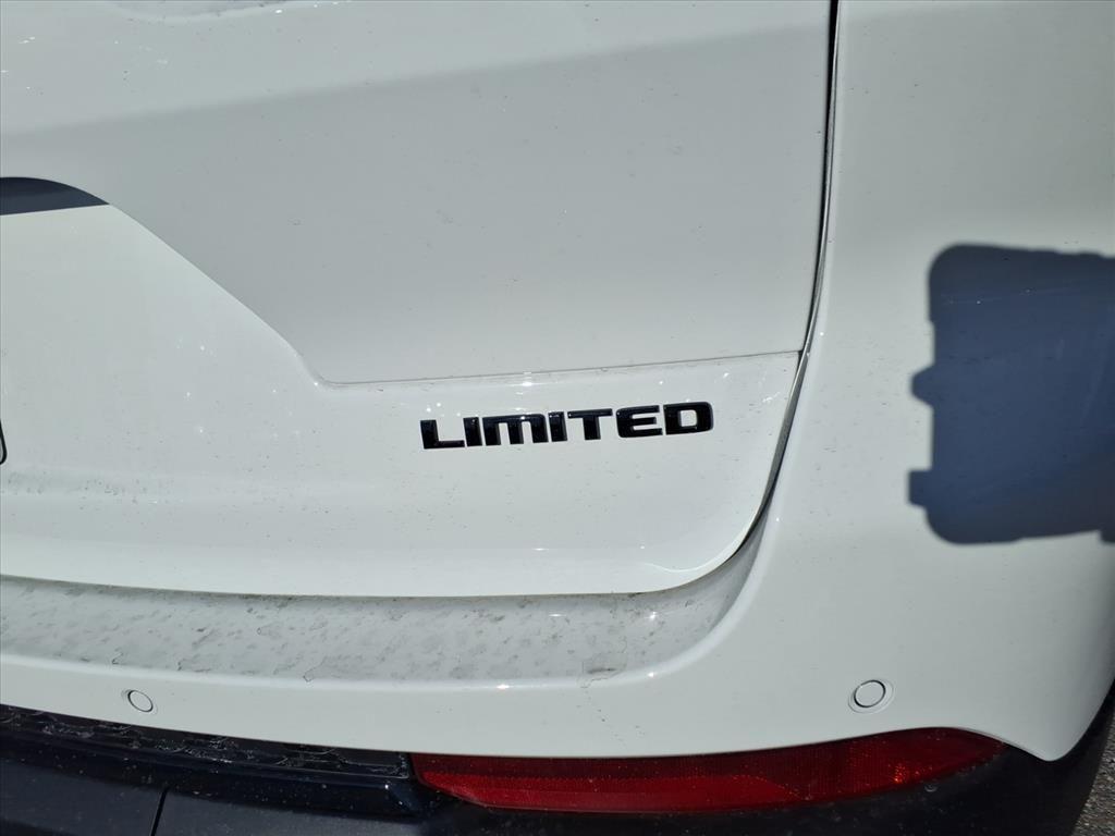 new 2025 Jeep Grand Cherokee L car, priced at $40,444