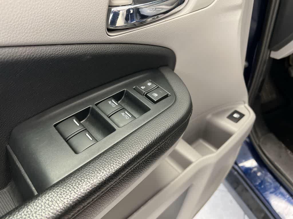 used 2021 Honda Pilot car, priced at $23,082