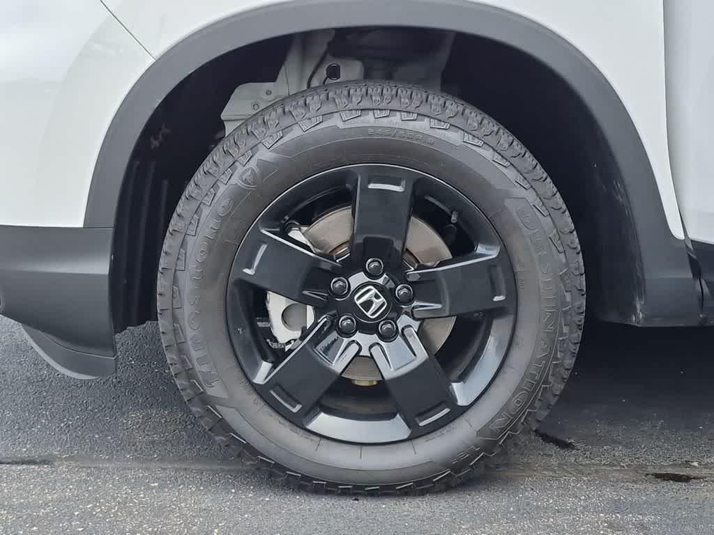 used 2025 Honda Ridgeline car, priced at $41,352