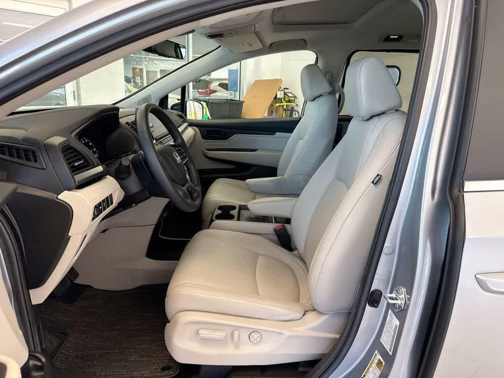 used 2025 Honda Odyssey car, priced at $39,378