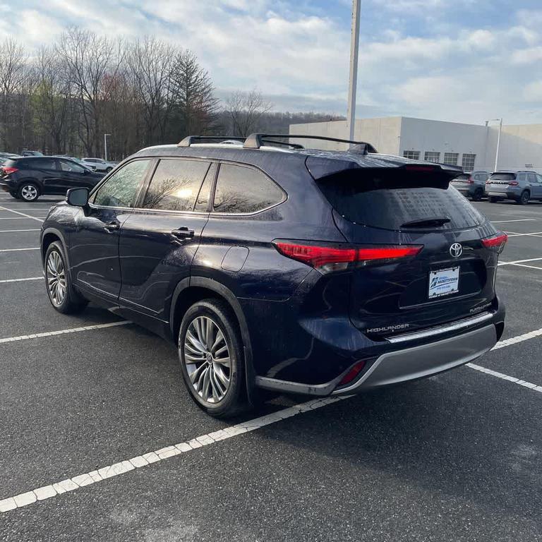 used 2020 Toyota Highlander car, priced at $31,558