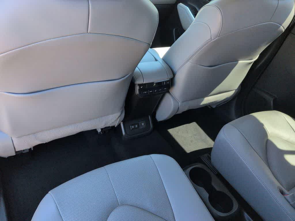used 2020 Toyota Highlander car, priced at $31,558