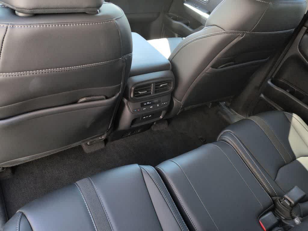 used 2025 Honda Pilot car, priced at $43,204