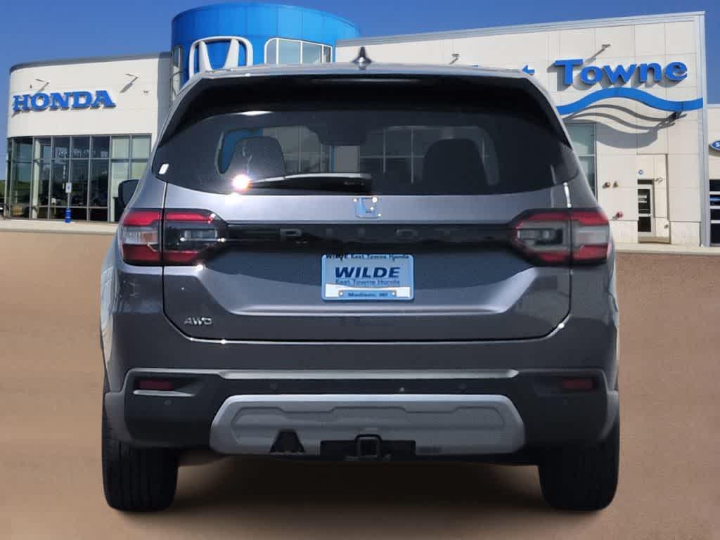 used 2025 Honda Pilot car, priced at $43,204