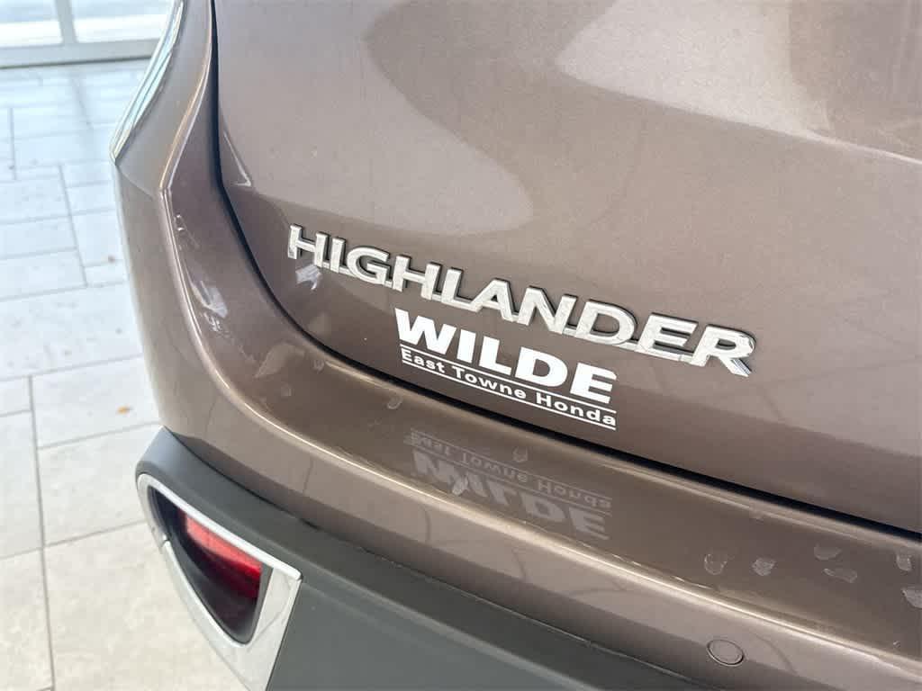 used 2018 Toyota Highlander car, priced at $21,814