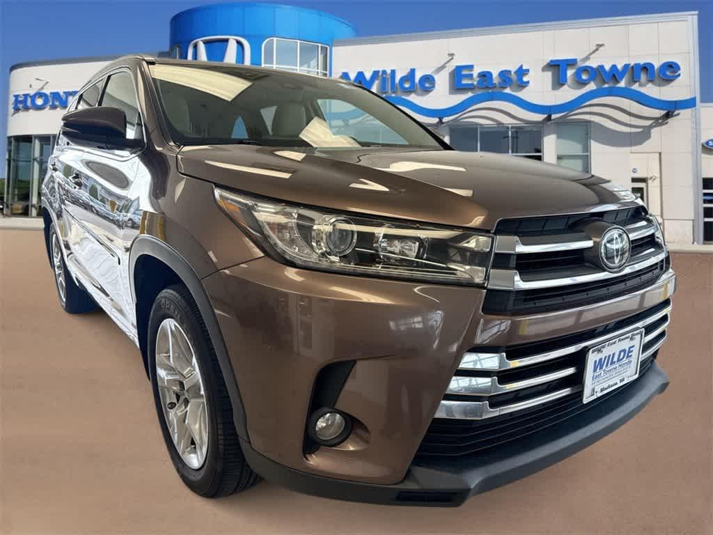 used 2018 Toyota Highlander car, priced at $21,814