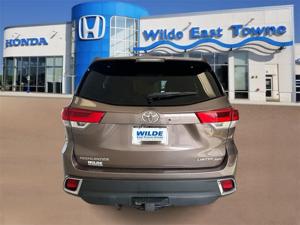 used 2018 Toyota Highlander car, priced at $21,814