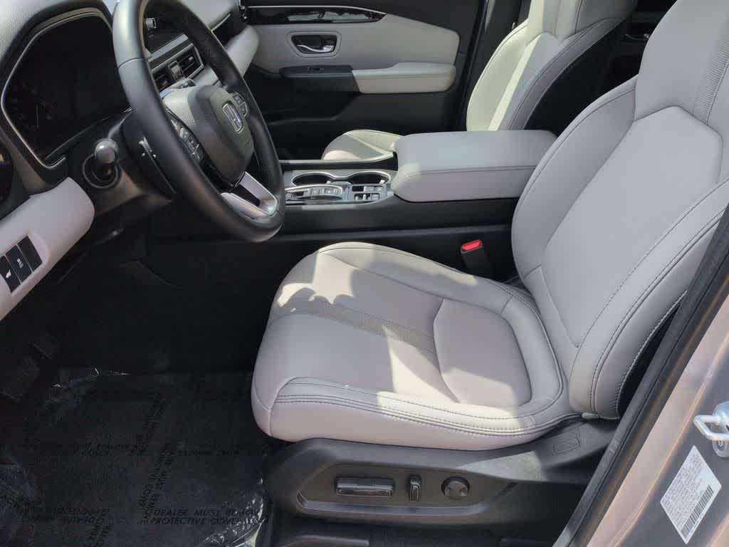 used 2025 Honda Pilot car, priced at $46,690