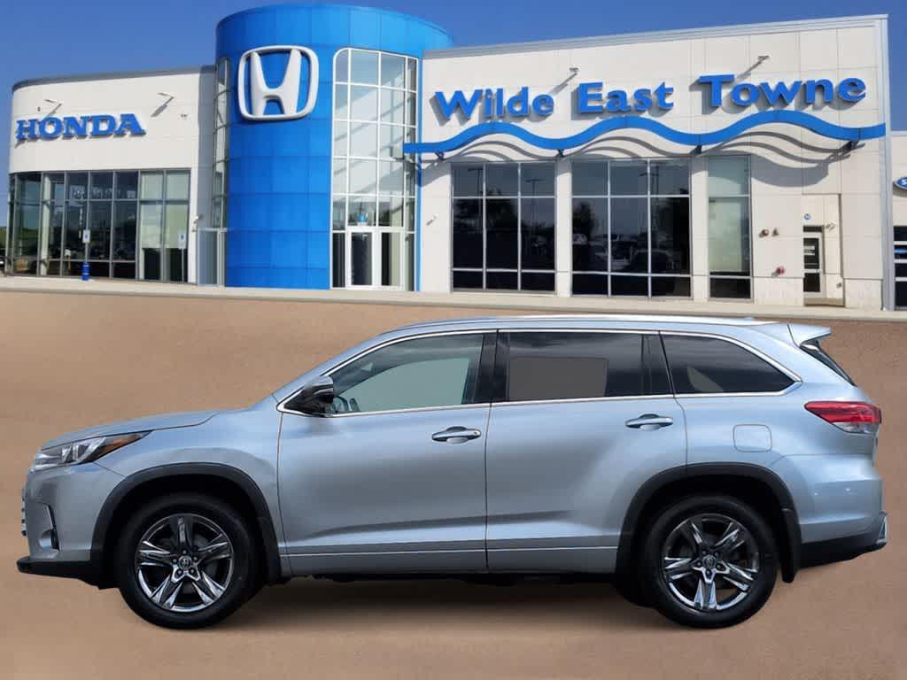 used 2019 Toyota Highlander car, priced at $31,544