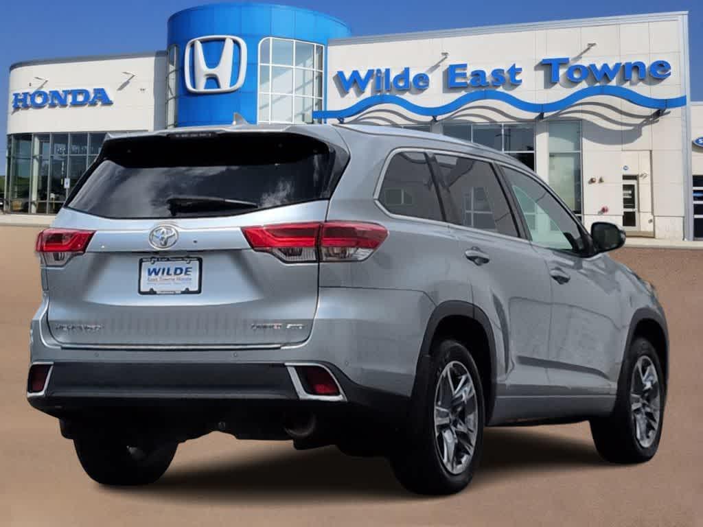used 2019 Toyota Highlander car, priced at $31,544
