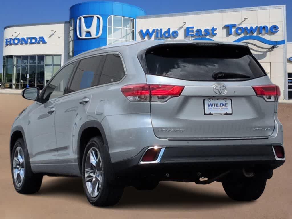used 2019 Toyota Highlander car, priced at $31,544