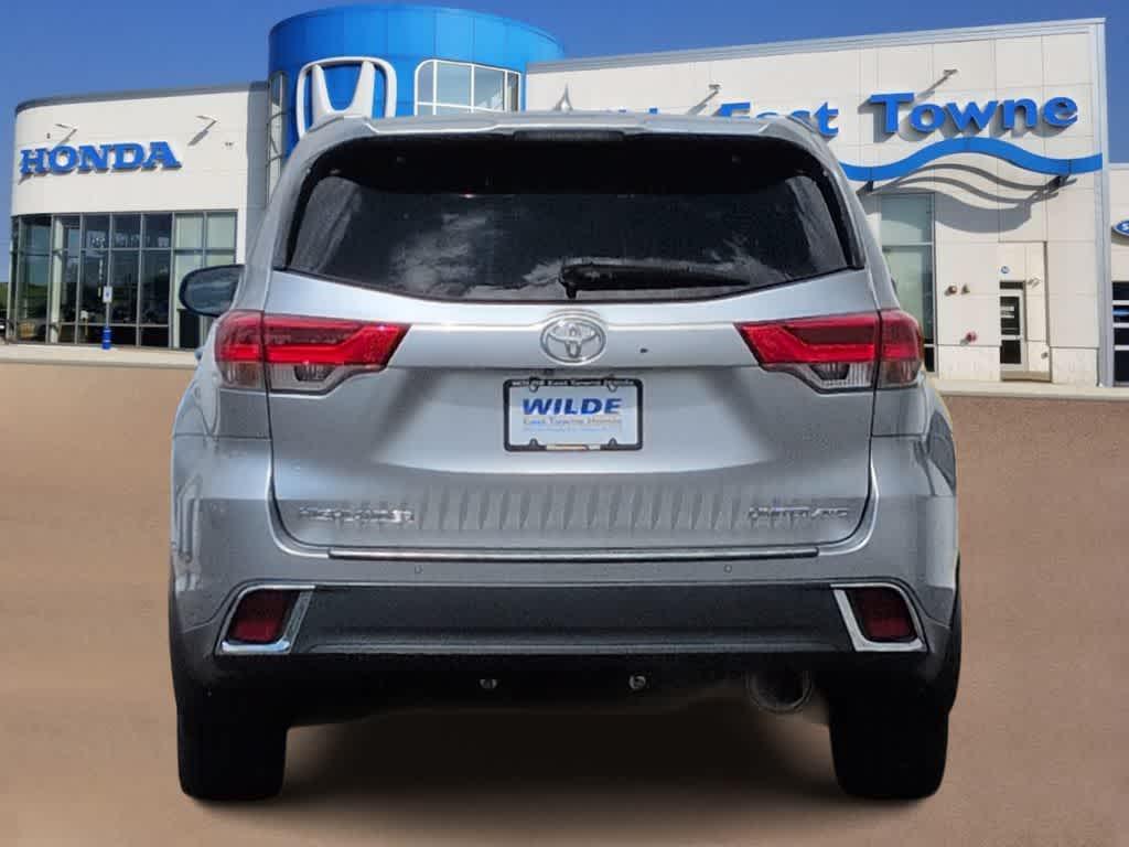 used 2019 Toyota Highlander car, priced at $31,544