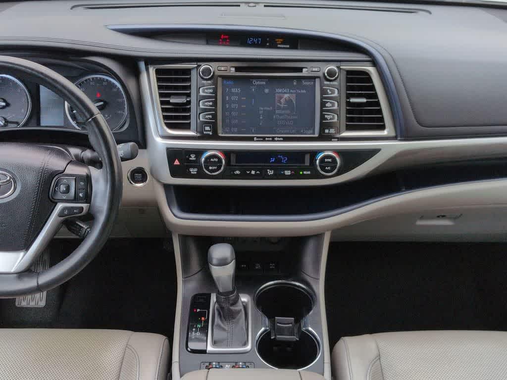 used 2019 Toyota Highlander car, priced at $31,544
