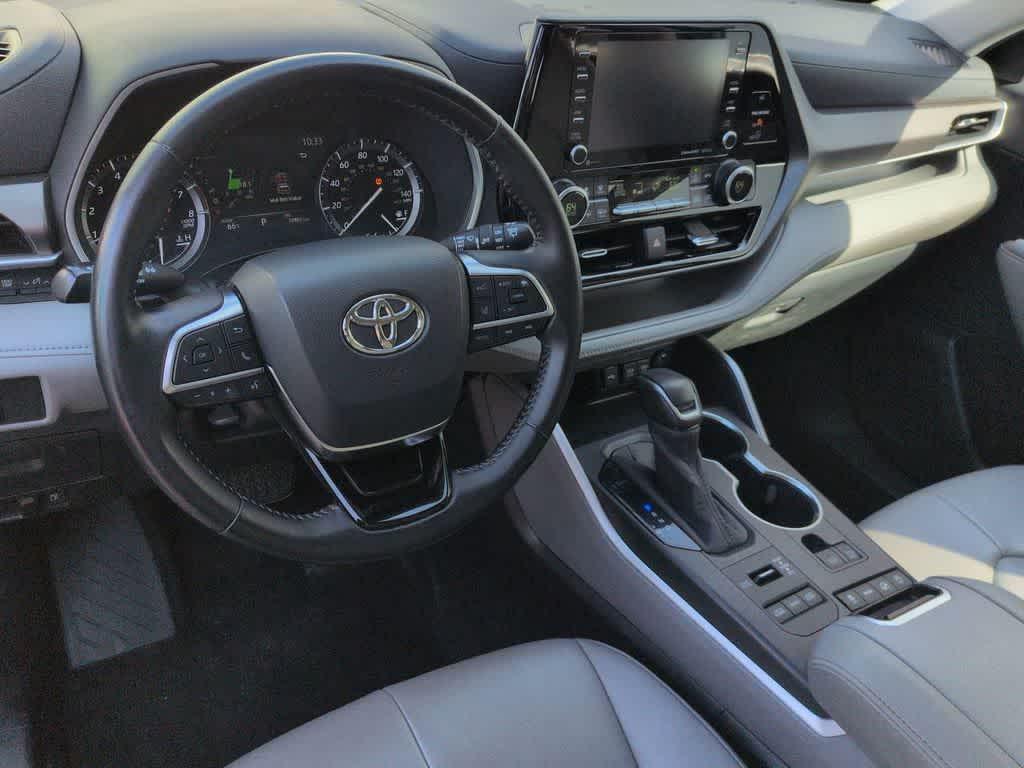 used 2020 Toyota Highlander car, priced at $29,755